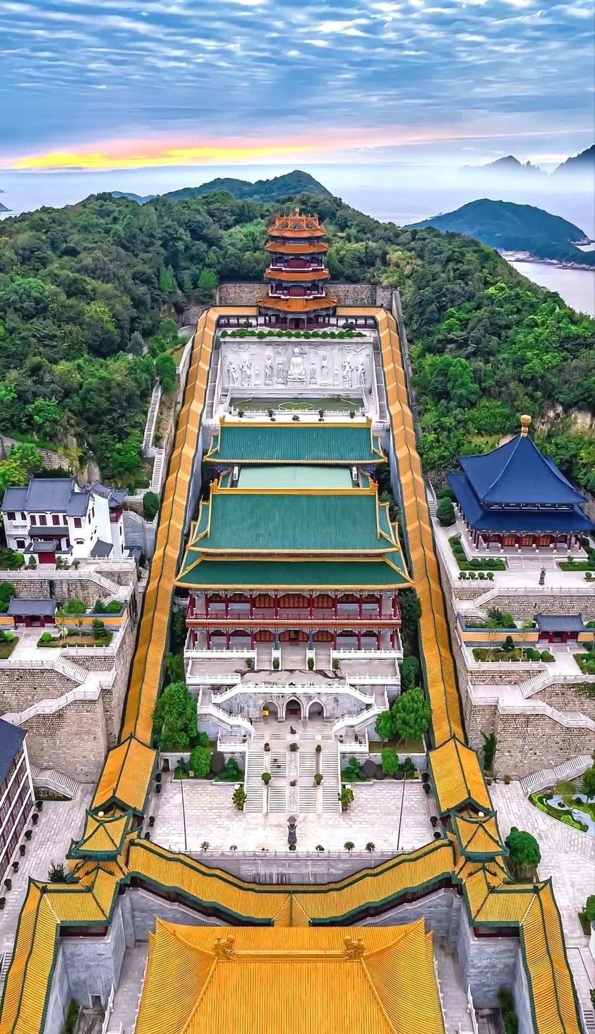 A scenic view of Zhoushan Putuoshan Duobaota