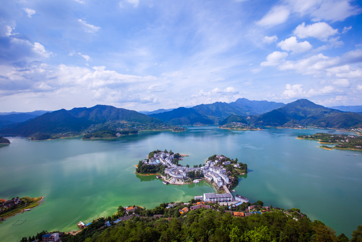 A scenic view of Zhuzhou Wangling Muqun