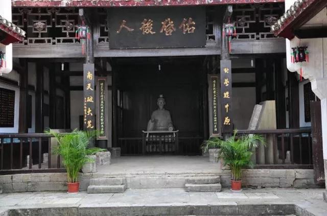 A scenic view of Zunyi Zhengan Yindaozhen Wubentang