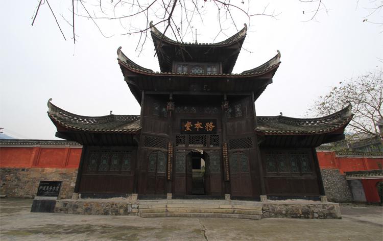 A scenic view of Zunyi Zhengan Yindaozhen Wubentang