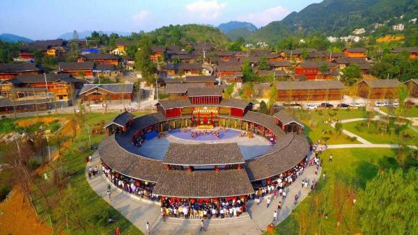 A scenic view of Zunyi Zhengan Yindaozhen Wubentang