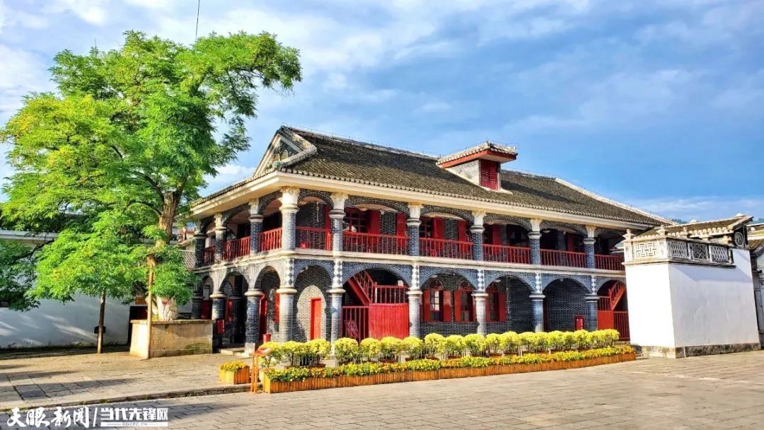 A scenic view of Zunyi Zhengan Yindaozhen Wubentang
